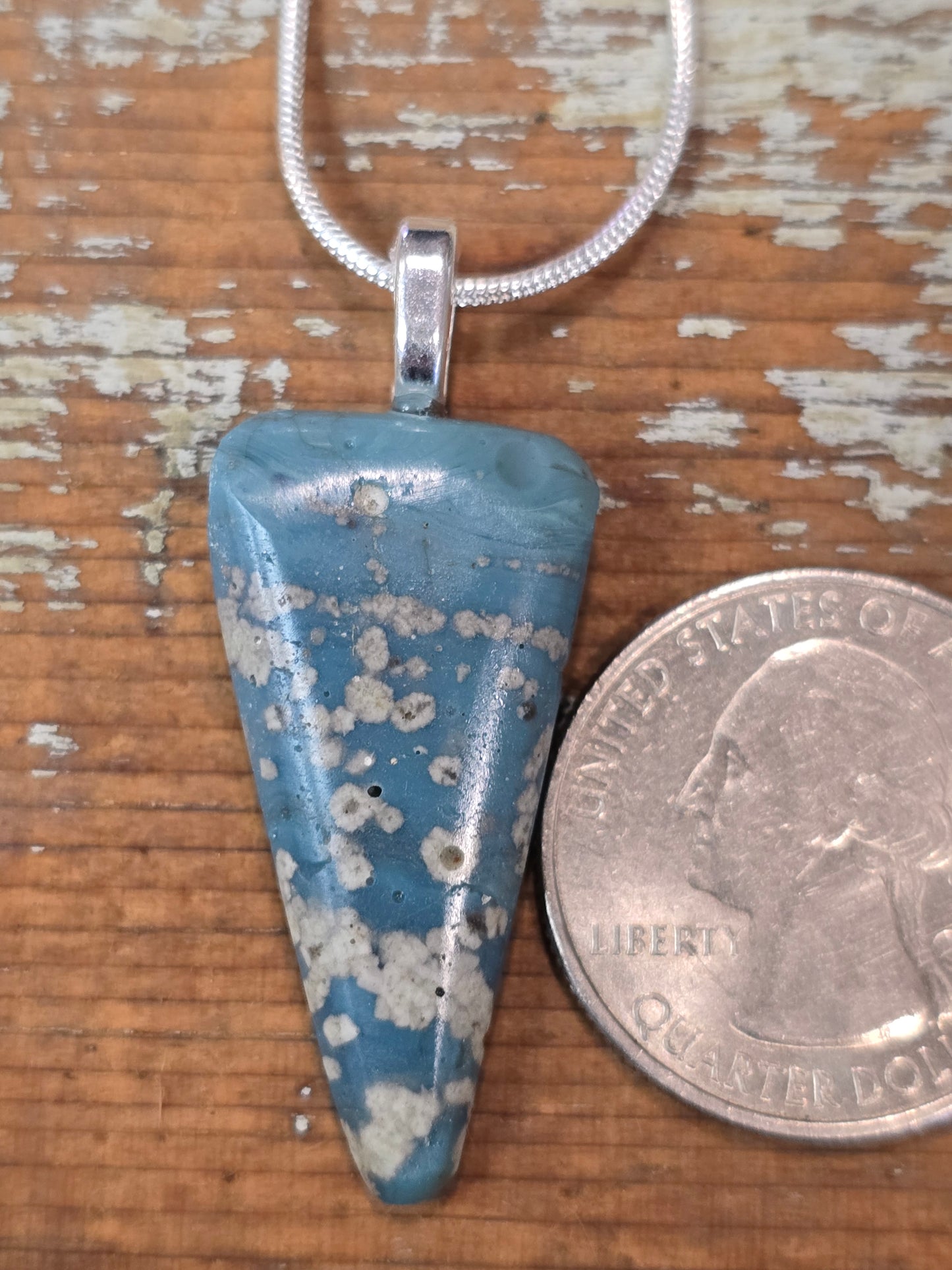 Leland Blue Pendant lb15