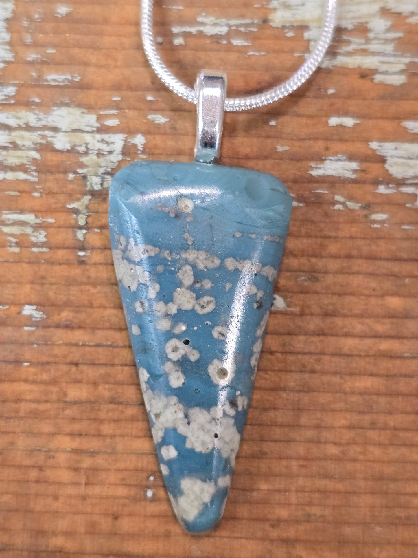 Leland Blue Pendant lb15