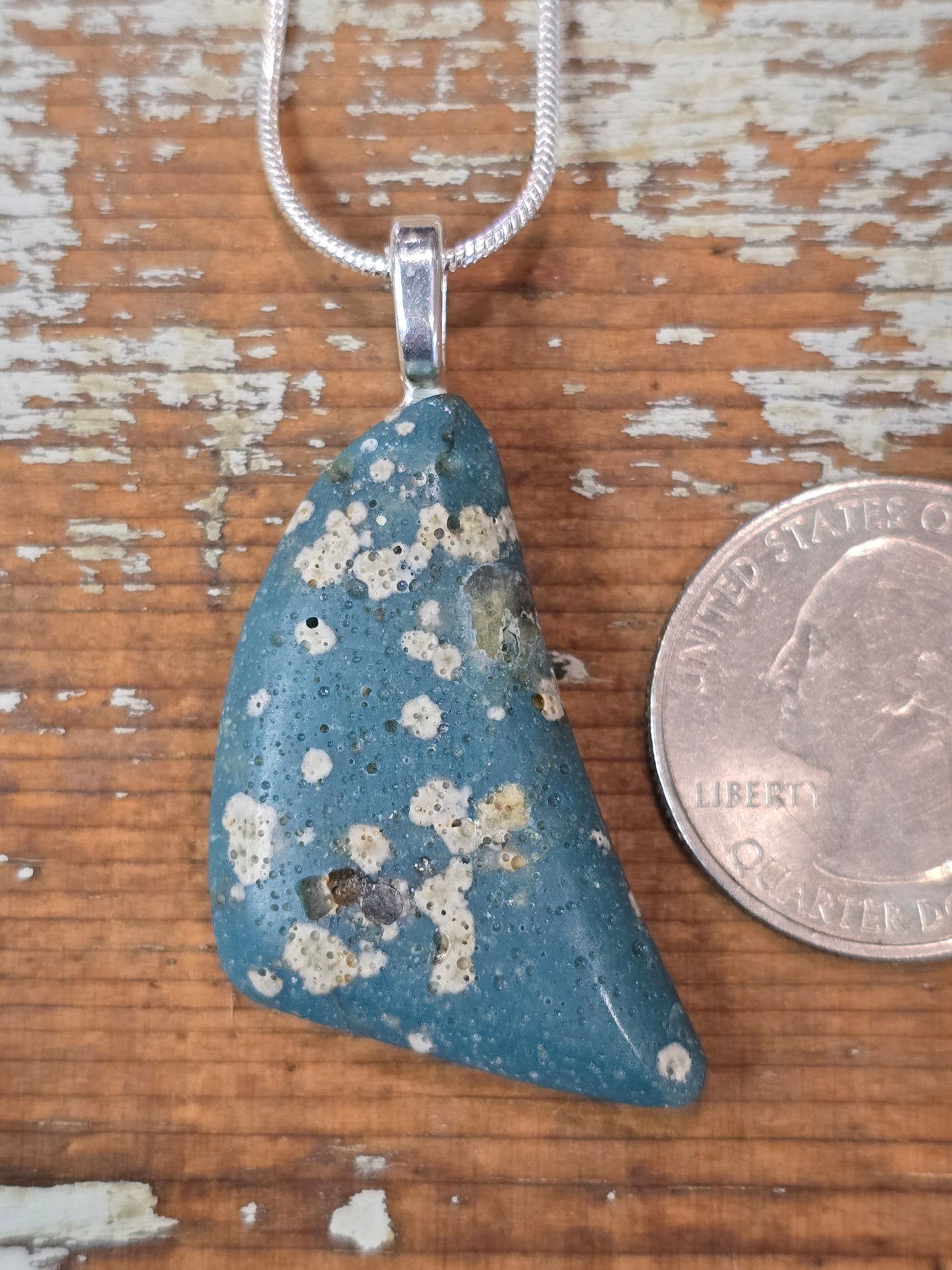 Leland Blue Pendant lb16