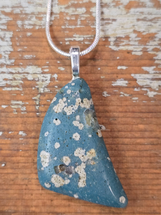 Leland Blue Pendant lb16