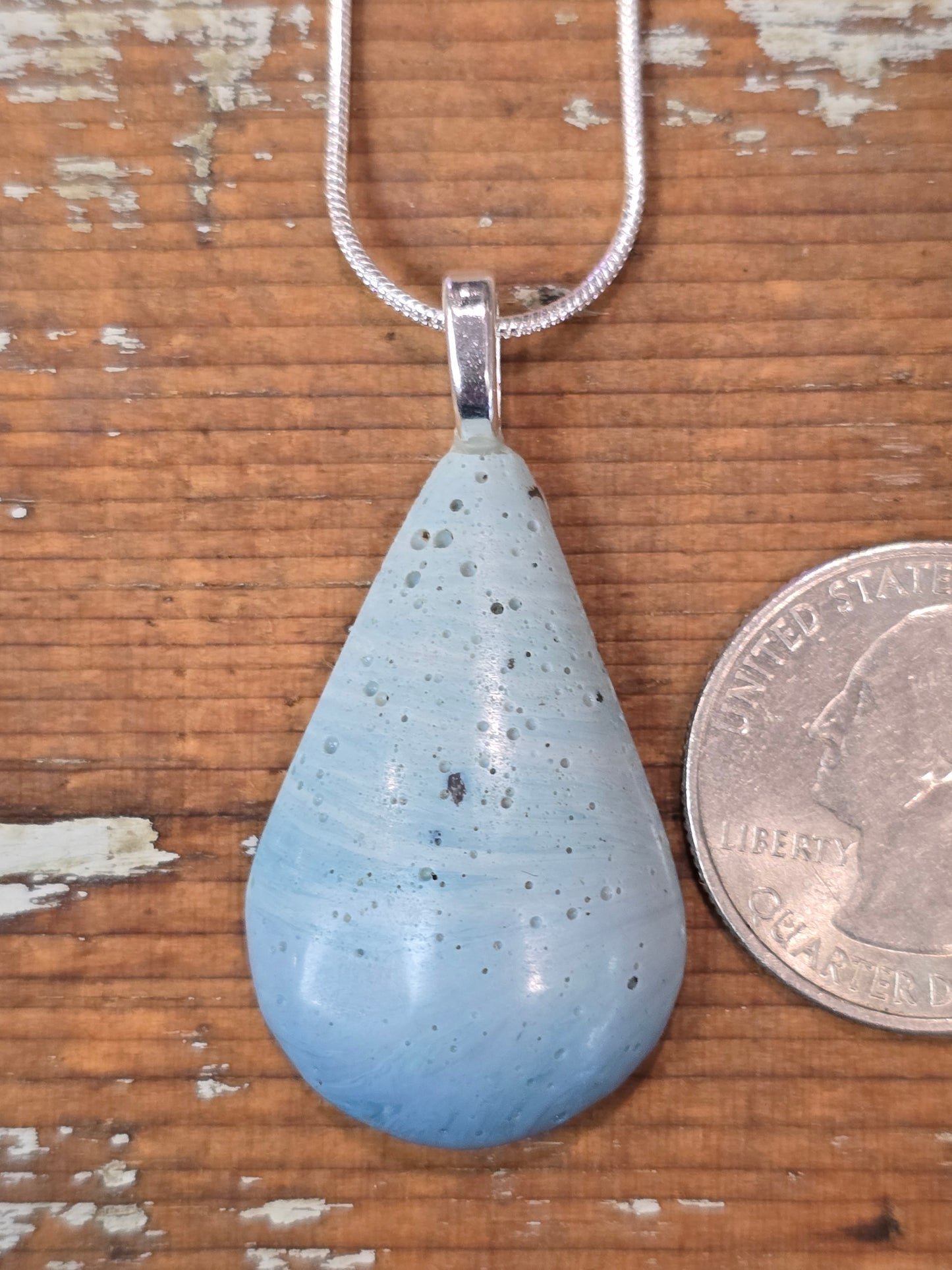 Leland Blue Pendant lb17