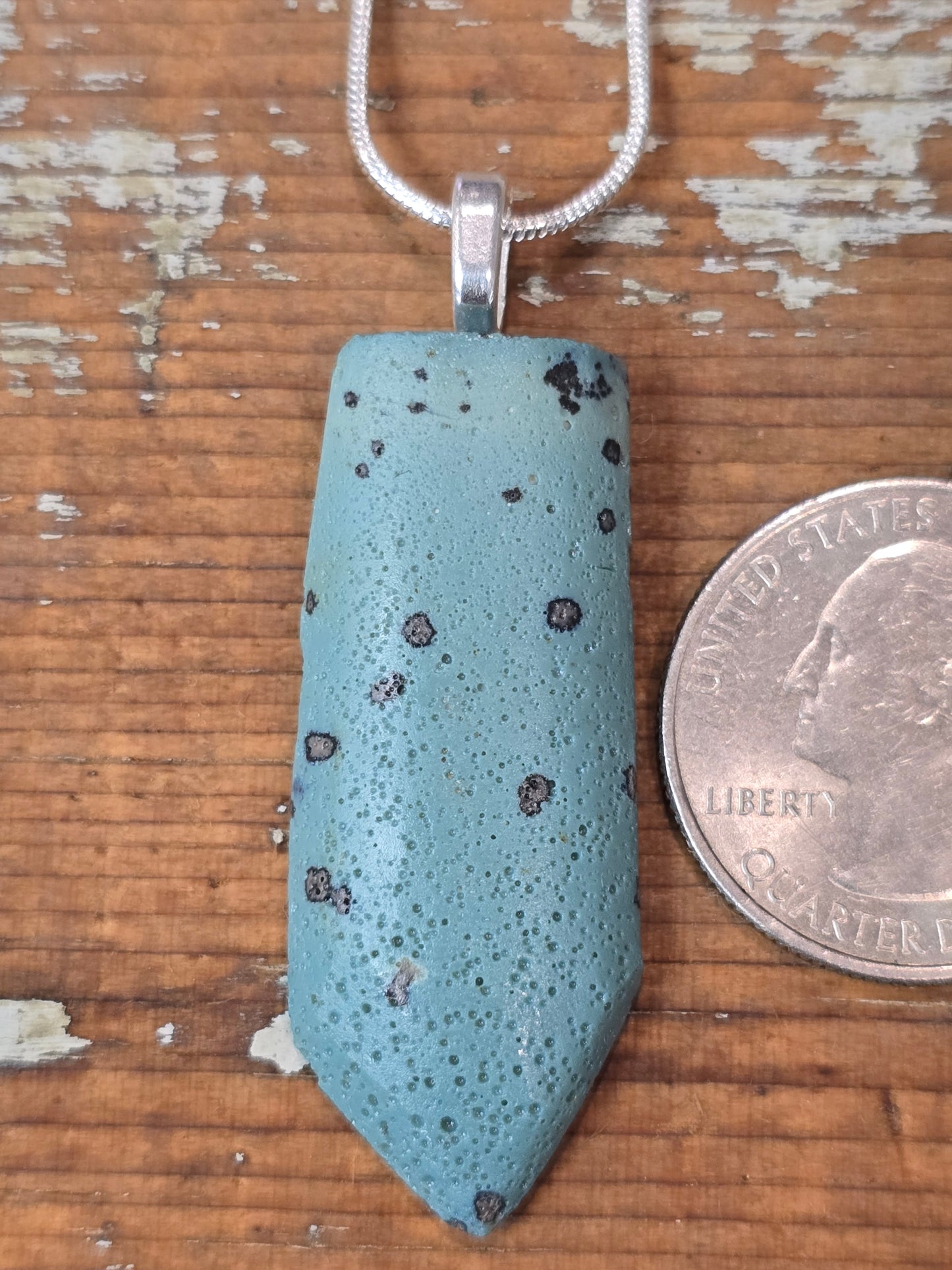 Leland Blue Pendant lb18