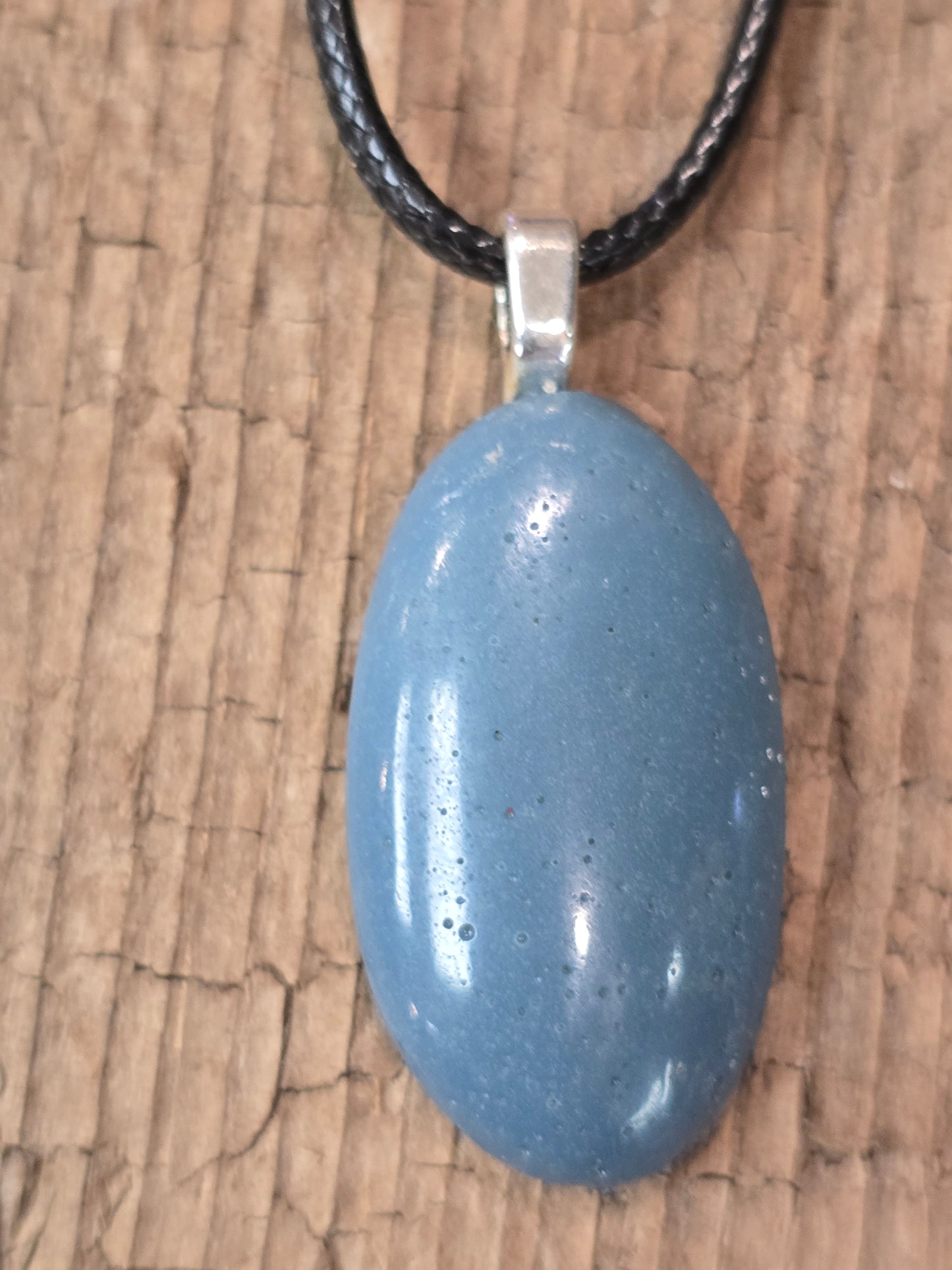 Leland Blue Pendant lb32