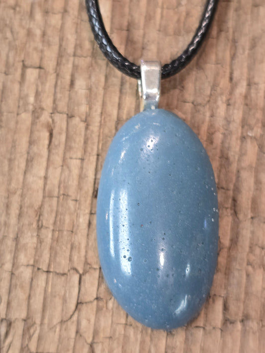 Leland Blue Pendant lb32