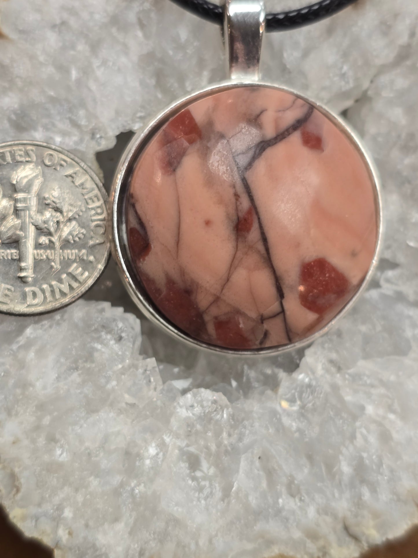 Round Kona Dolomite Pendant k13