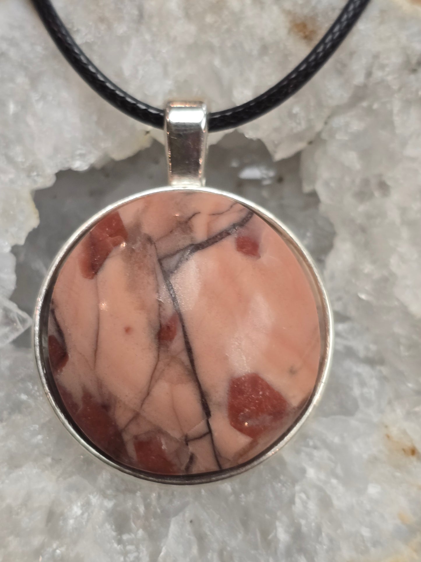 Round Kona Dolomite Pendant k13