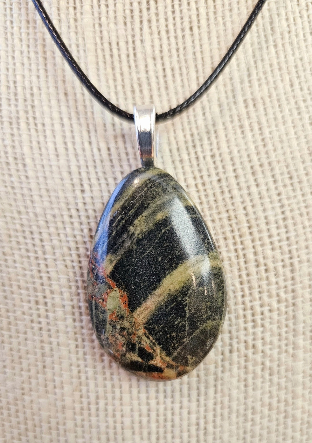 Gneiss Pendant_2_