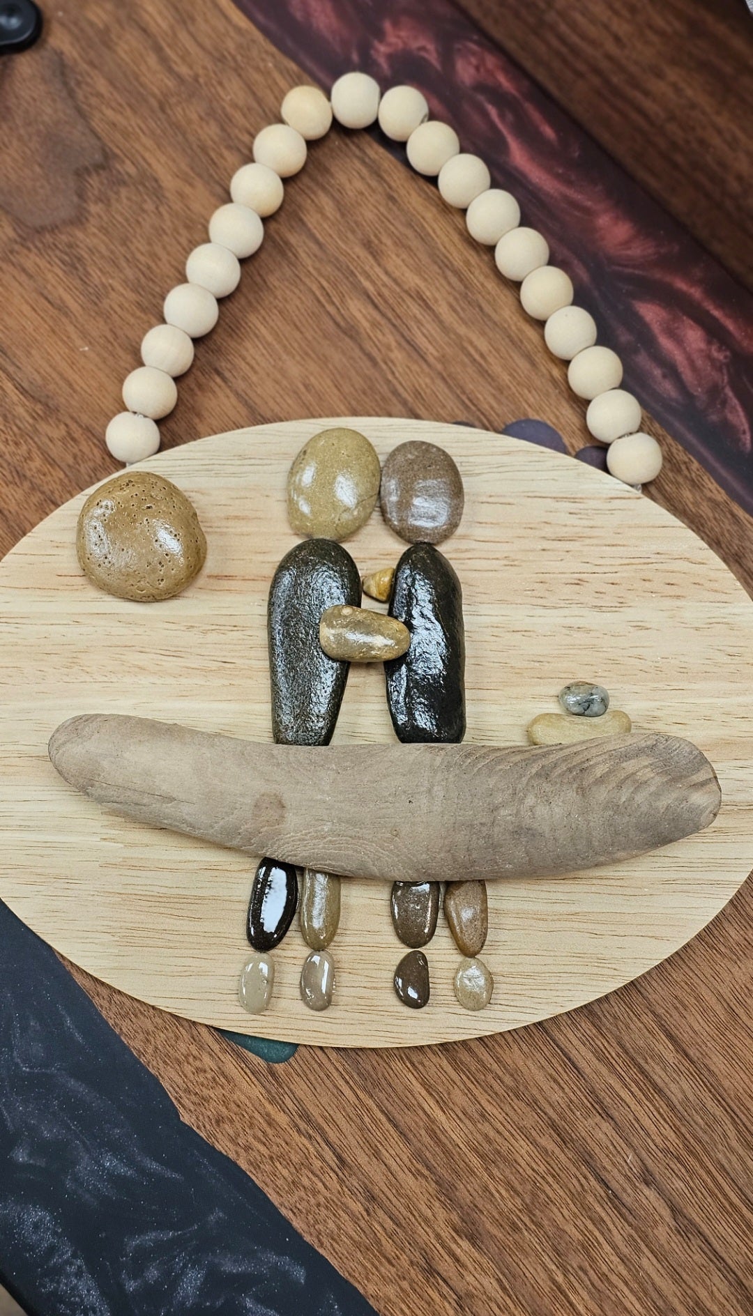 KCD Pebble Art Couple Embrace