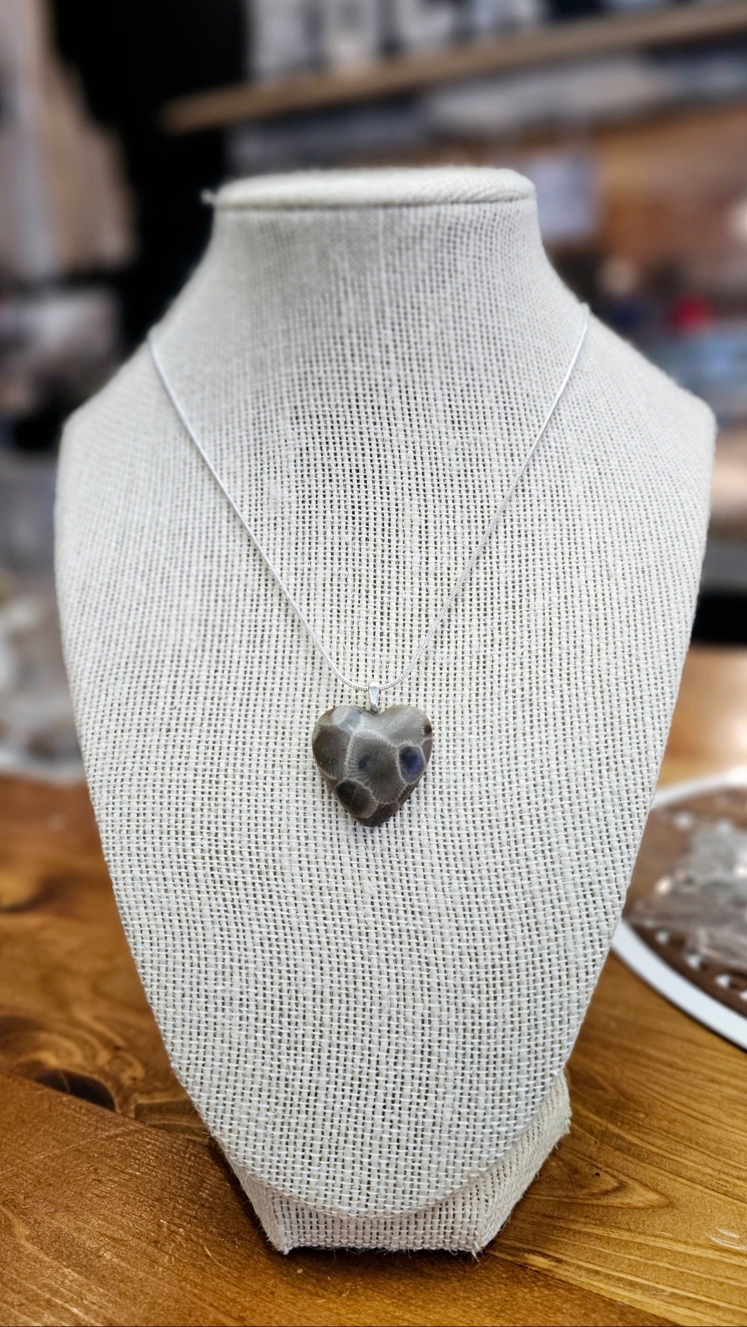 Petosiey Heart Pendant On Snake Chain_25