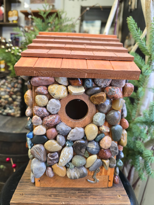 Beach Stone Birdhouse #bcb14